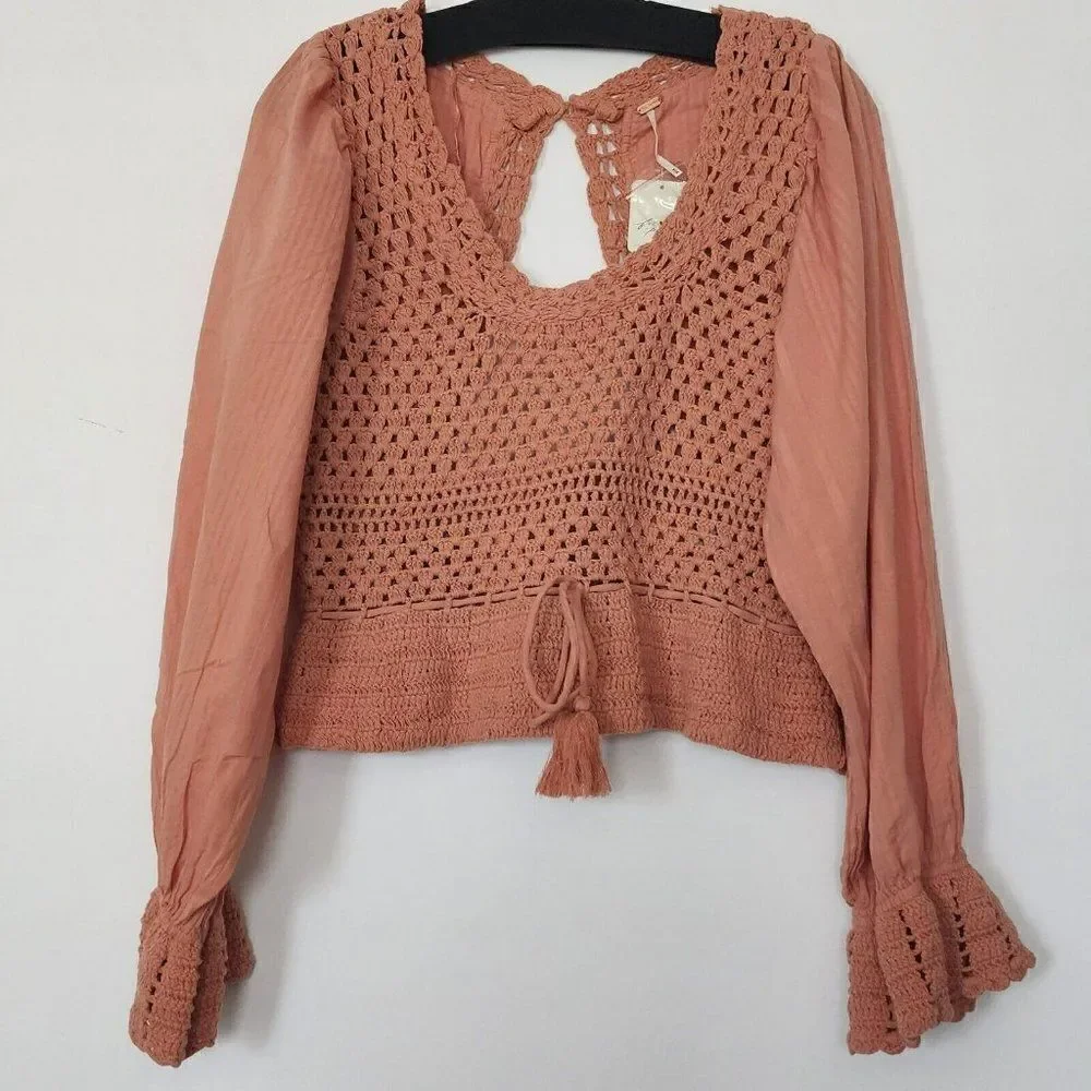 NWT FREE PEOPLE -‎ M - Megan Crochet Top in Coral Sand